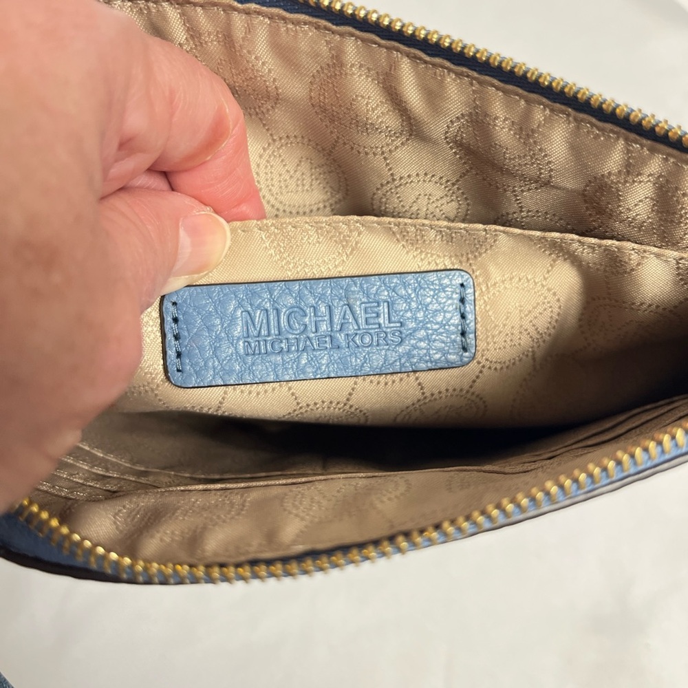 Michael Kors EUC, Smoky Blue Leather Clutch, gold tone hardware, beige fabric - Picture 10 of 12